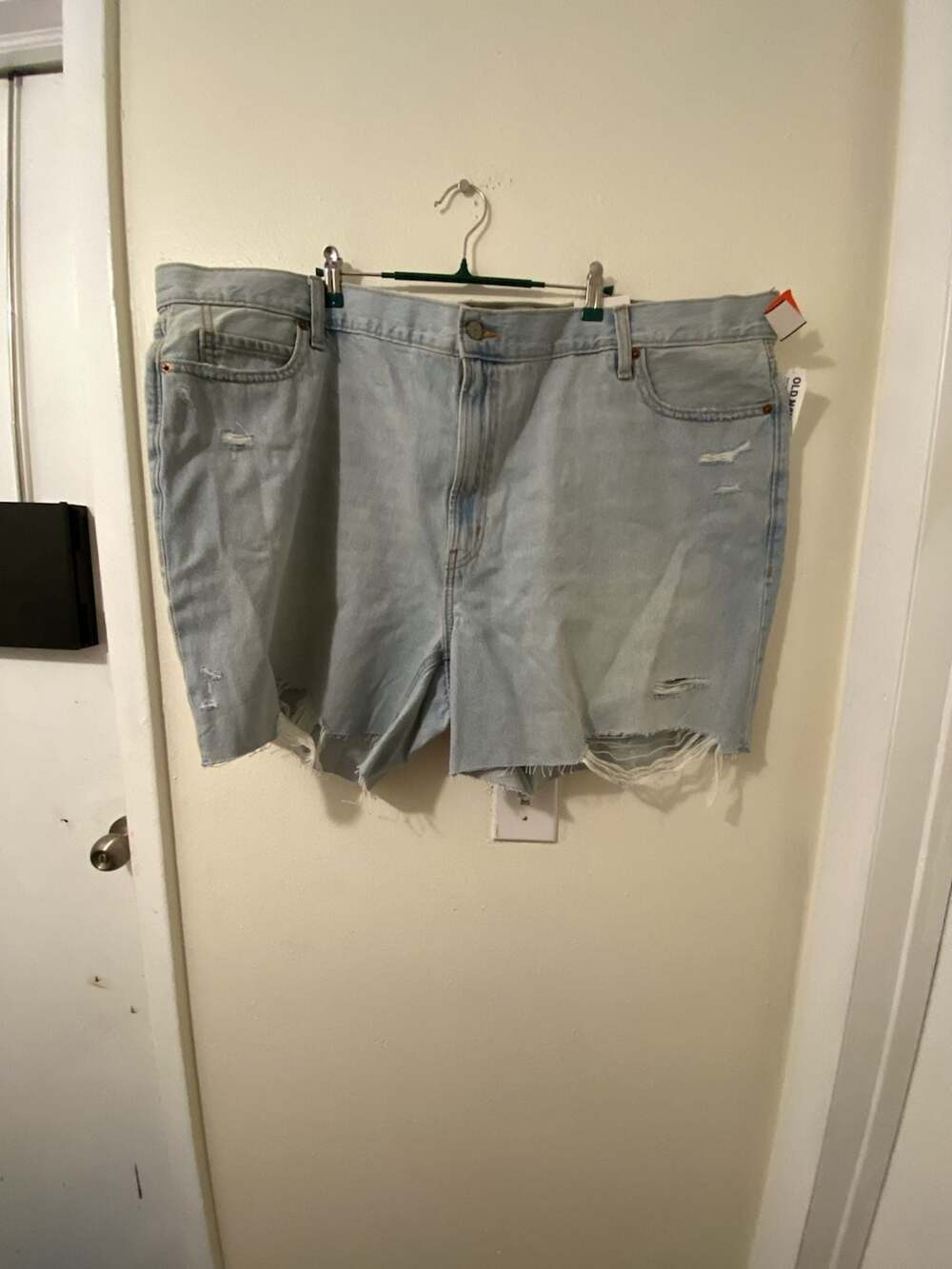 Old Navy High-Rise Slouchy Straight Distressed Denim Jean Shorts Size 26 NWT